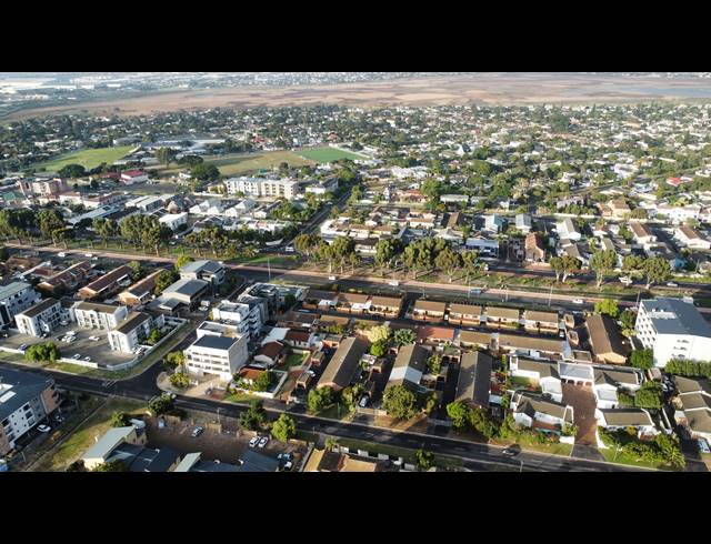 300M² BUILDING FOR SALE IN TABLE VIEW